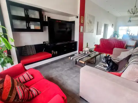 Casa en Venta en Bernal, USD 198.000