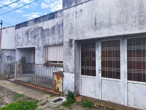 77 e / 8 y 9 La Plata