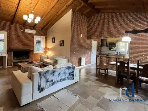 Casa 4 ambientes con 3 baños