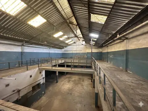 Galpón con vivienda u oficinas, ideal inversor