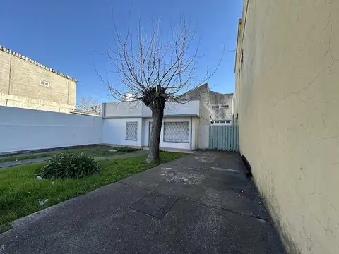 Galpón con vivienda u oficinas, ideal inversor