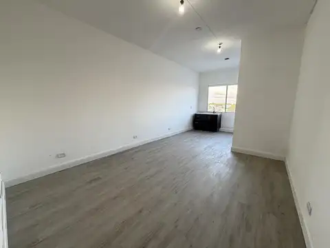 Departamento Monoambiente. 25m2. Muy Luminoso. Bajas Expensas