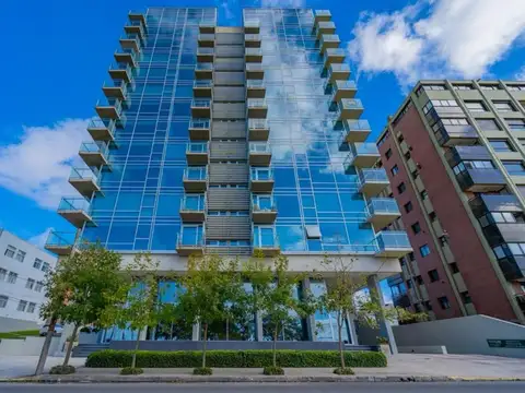 DEPARTAMENTO DE 4 AMBIENTES CON BALCON A LA CALLE