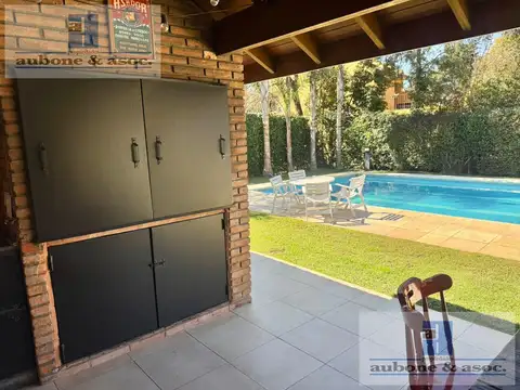 Casa 4 ambientes con 6 baños