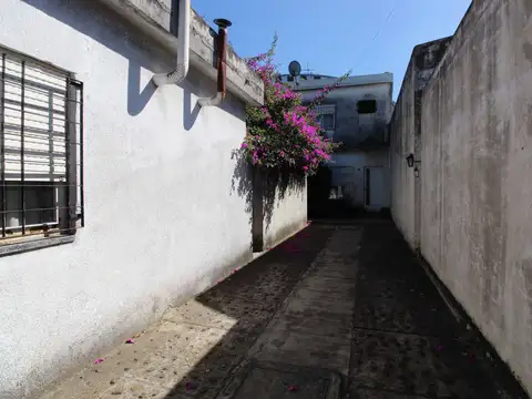Depto Tipo Casa en Venta en Haedo, USD 80.000