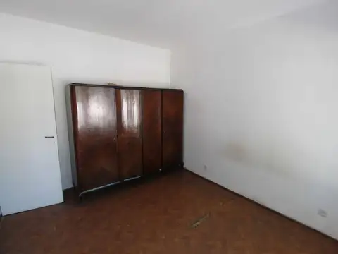 Depto Tipo Casa en Venta 50 años