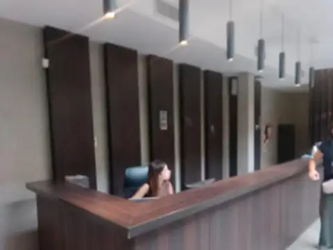 Oficina en Alquiler con 1 cochera