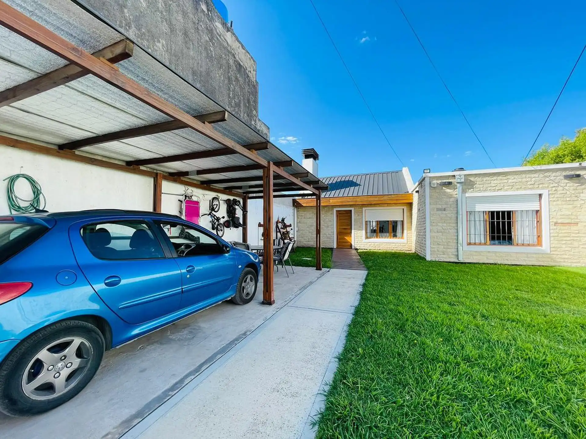 Casa en Ortiz de Zarate 9300 de tres ambientes