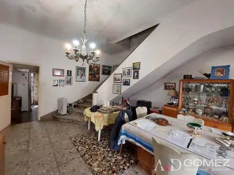 IMPORTANTE CASA 4 AMB A REFACCIONAR