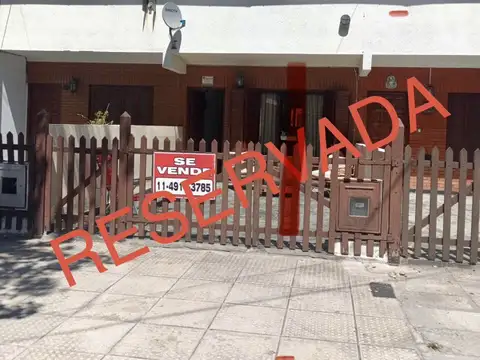 IMPECABLE TRIPLEX CON FONDO Y PARRILLA. DUEÑO SIN COMISIÓN  112m2