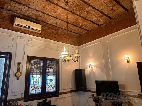 Casa lote propio en venta en Caballito.