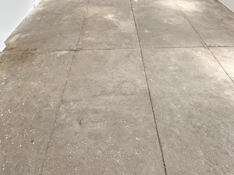 Galpon en Venta 43  mts Fondo