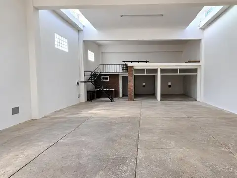 Galpon en Venta en Alberdi, USD 220.000