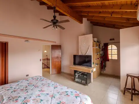 CASA 7 AMBIENTES EN VENTA SAN JUSTO CON PILETA