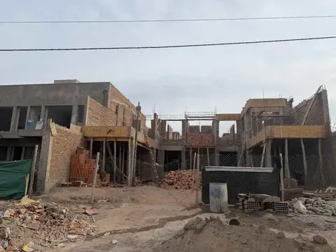 Depto Tipo Casa en Venta de 4 ambientes