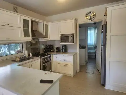Casa 5 ambientes con 3 baños