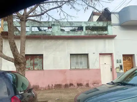 CASA/TERRENO en Nueva Pompeya - Ideal Emprendimiento