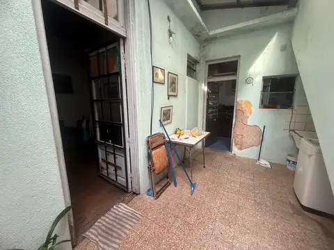 CASA/TERRENO en Nueva Pompeya - Ideal Emprendimiento