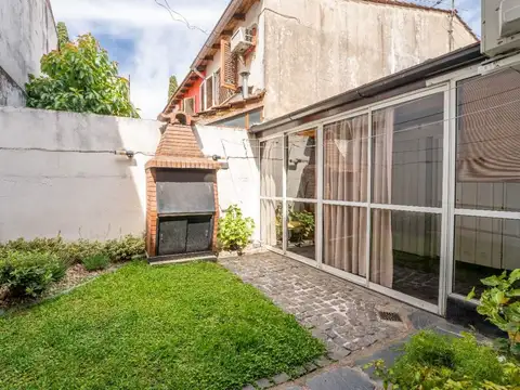 VENTA PH TIPO CASA 4 AMB COCHERA JARDIN PARRILLA