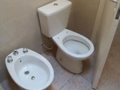 Depto Tipo Casa en Alquiler en Chilavert, $ 800.000
