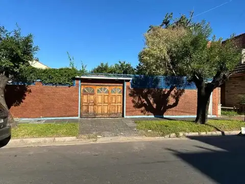 Casa en Venta en Ramos Mejia Sur, USD 400.000