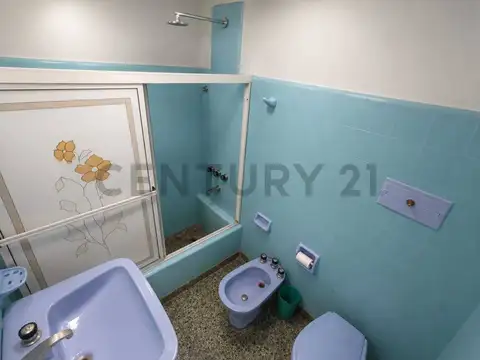 Casa en Alquiler con 1 cochera