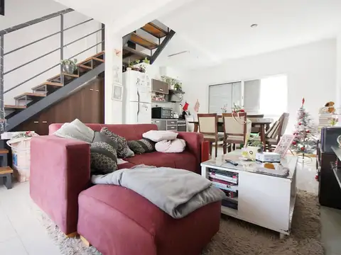 Depto Tipo Casa en Venta con 1 cocheras