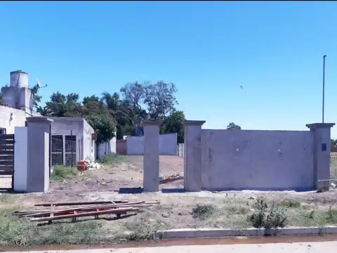 Terreno en venta 400m² B Yaguarón – San Nicolás