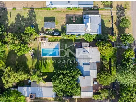 Casa 5 ambientes con 4 baños