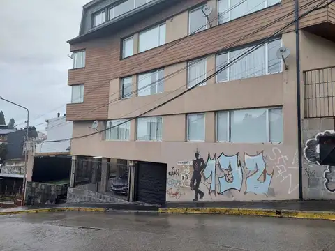 Cochera y Baulera a metros del Centro Cívico