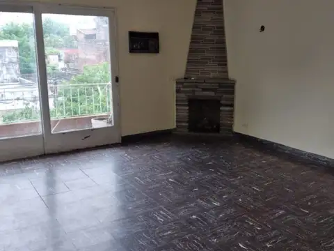 LOCAL CON ENTREPISO + DEPTO 3AMB,BALCON Y PATIO + 2 DEPTOS 2 AMB (VENTA ENAL CON ENTREPISO + BLOCK)