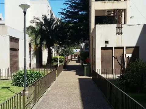 Depto. 5 ambientes dos baños