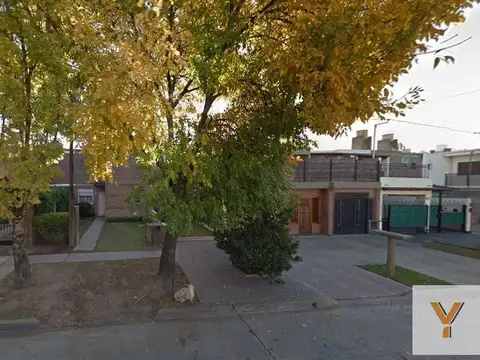 Casa en venta - 3 Dormitorios 1 Baño - 198mts2 - Saladillo