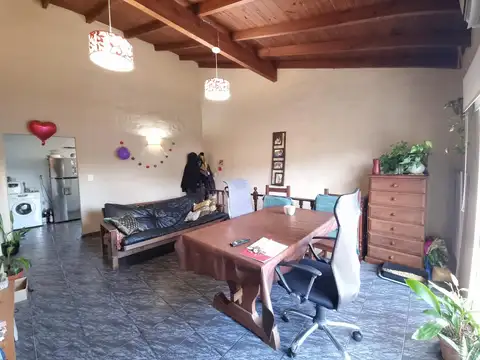 Depto Tipo Casa 6 ambientes con 2 baños