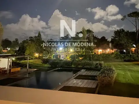 Mansion en venta y alquiler en Punta del Este, 8 dormitorios. Playa Mansa