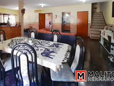 TRIPLEX 4 AMBIENTES CON GARAGE APTO CRÉDITO