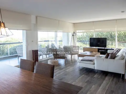 Tu Refugio Frente al Mar en Brava - Punta del Este, Departamento de 4 dormitorios en venta