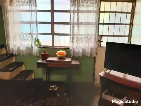 VENTA – AMPLIA CASA 6 AMBIENTES – TERRENO DE 10 X 31
