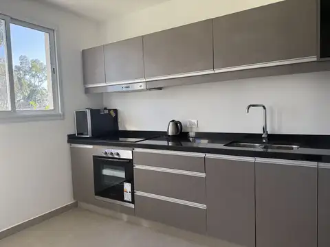 Casa en Venta en Garin, USD 155.000
