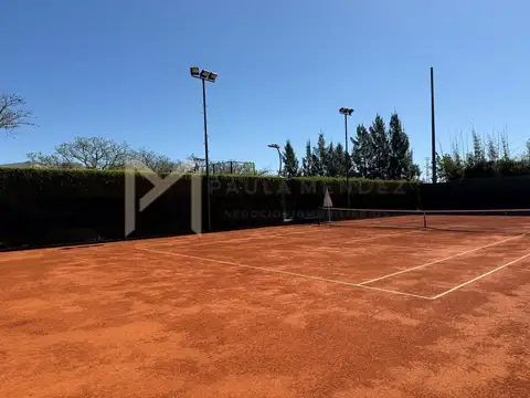 Casa 5 ambientes con 4 baños