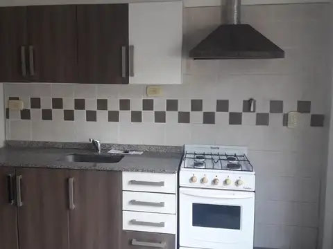 José León Suárez e/ Boquerón y Peribebuy