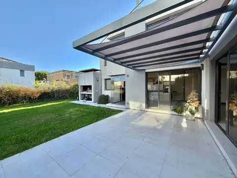 Casa en Alquiler B° Dalvian 3 Dormitorios