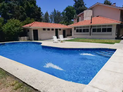 CASA CANNING VENTA 5 AMBIENTES BARRIO LOS ROSALES 