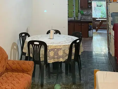 Casa 4 ambientes con 1 baño