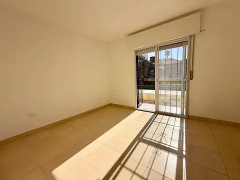 Departamento en Alquiler en Castelar Norte, $ 580.000