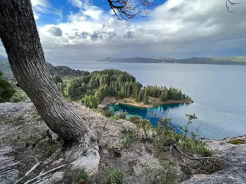 Exclusivo Puerto Tigre. Costa de Lago Nahuel Huapi