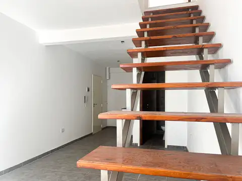 VENTA - DEPARTAMENTO TIPO DUPLEX 1 DORMITORIO CON DOBLE TERRAZA - LA SEXTA