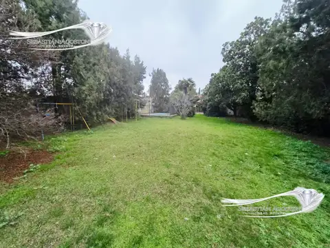 Casa en Venta con 4 cocheras