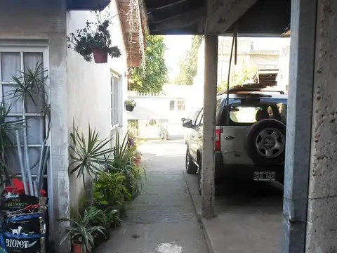 Casa 6 ambientes con 2 baños