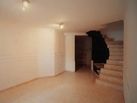 Depto Tipo Casa en Alquiler de 1 dormitorio